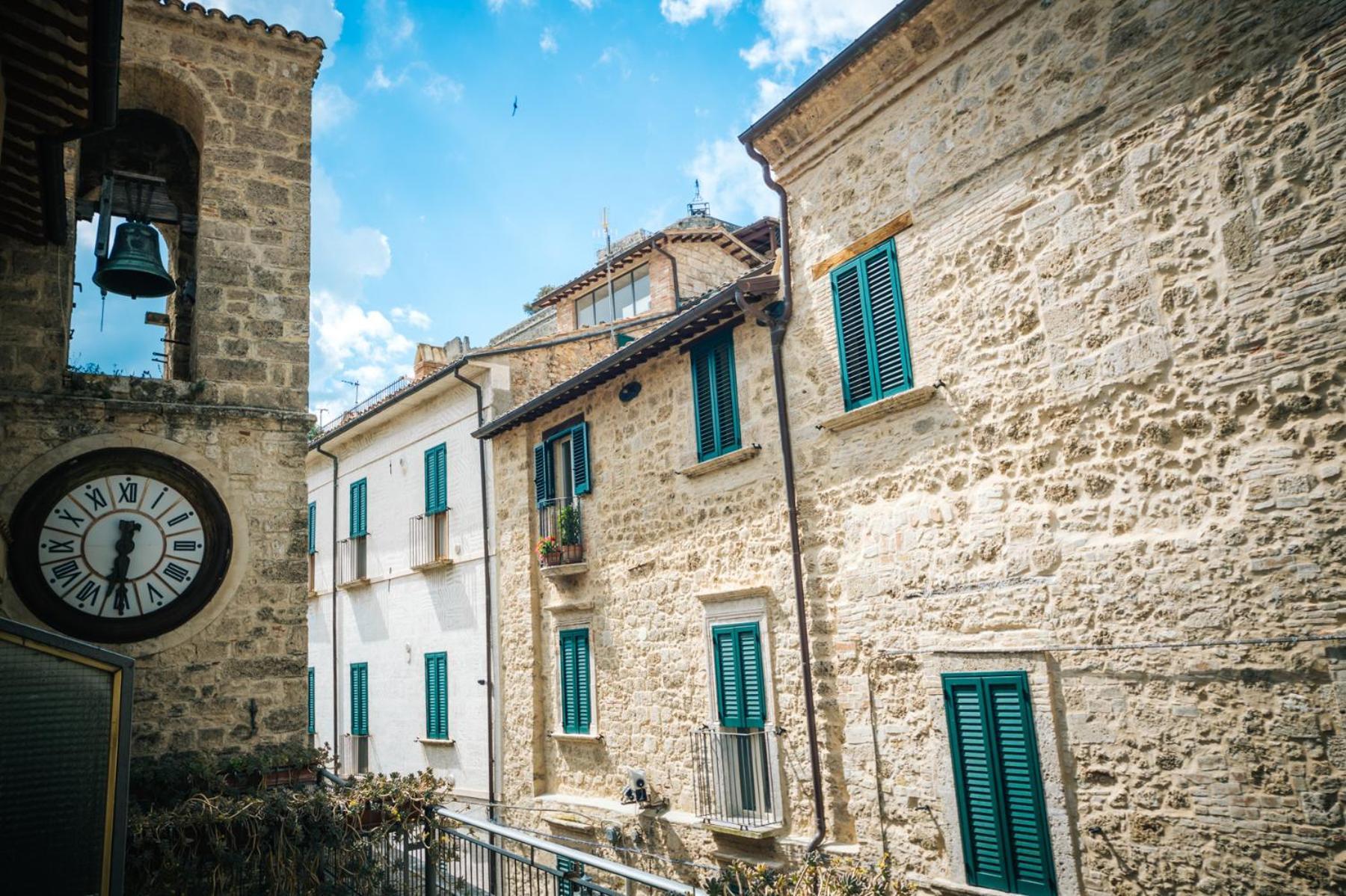 Fortezza Civitella Del Tronto Esterno foto